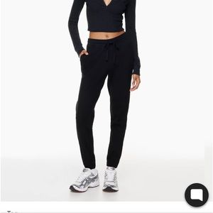 artizia thermal jogger black